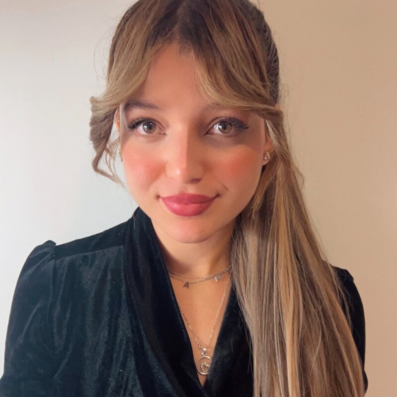 Portrait professionnel de Chanez Laribi